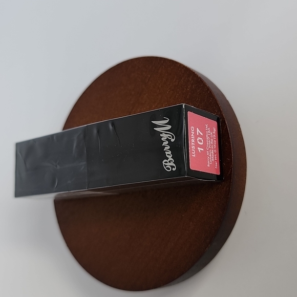 5 Piece Makeup Sample Set - Makeup Eraser, Milani, IBY, Covergirl, & BarryM - Picture 11 of 16